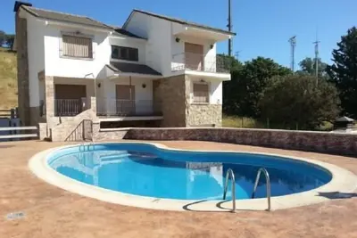 Image de Maison pour petits et grands groupes demander prix! ! Totale exclusivité