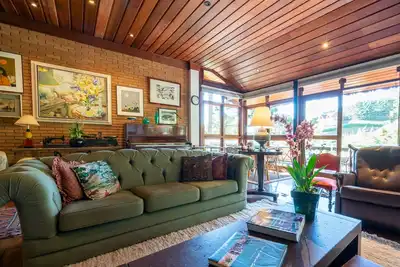 Image de Belle maison, super charmante et confortable, proche du centre!