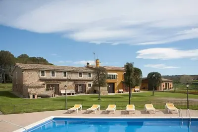 Image de Gîte ruraux du XIXe siècle en Catalogne avec piscine, porche, barbecue, . . . . . . . . .