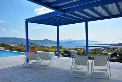 Image de \"White Blue\" Amazing Sea View House nommée \"Chrissi Akti\" à Krotiri Paros