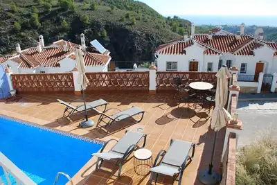 Image de Villa moderne avec vue imprenable sur la mer et la montagne à Frigiliana