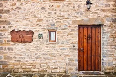 Image de The Houses of Satué (PALLARÓN-Borda-Casas Del Golf) this is El Pallarón
