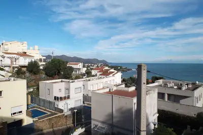 Superbe Appartement Tout Confort, Vue Imprenable Sur La Mer Et Montagne, Piscine