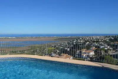 Image de Villa avec 2 chambres, 2 salles de bains, WiFi, climatisation, barbecue, piscine. . . \/ Monte Peg