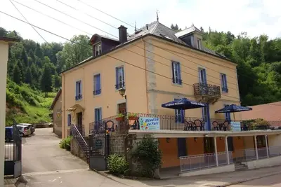 Image de 4 Appartements - Gîtes (4\/5 personnes) et 4 Studios (2 personnes)