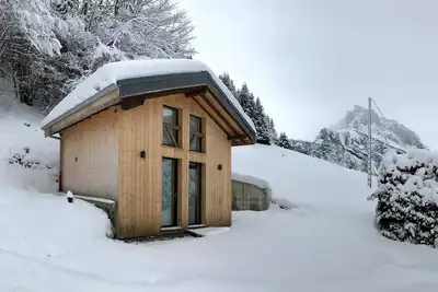 Image de Chalet*** 4 Ă 6 personnes, face aux montagnes au-dessus de Sixt-Fer-Ă -Cheval