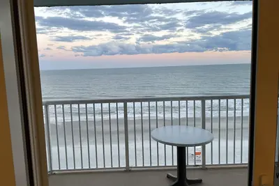 Image de Ocean Front 2br 2ba, 4/7/19 (dim) au 14/4/19 (dim), salle 1407, Shorecrest I