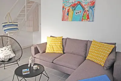 Image de Le Clos des Flots - Jolie maison avec patio privé, coeur du village de La Flotte