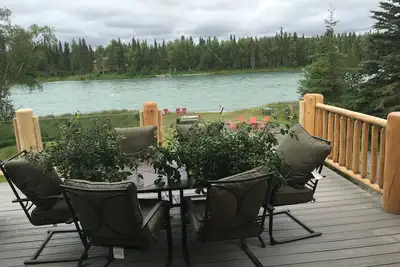 Image de Alaska Fishing Lodge Chalet en bois d'épicéa sur la rivière Kenai, mariages et plus encore!