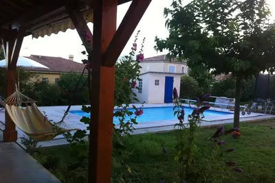 Image de Beautiful villa with swimming pool in very quiet area, garden, henhouse and vegetable garden.