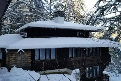 Image de Ski House \"Whispering Pines\" au coeur des Montagnes Vertes - 5 chambres!
