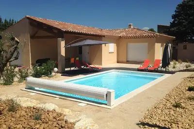 Image de Maison individuelle  avec piscine  proche centre village Pernes-les-Fontaines