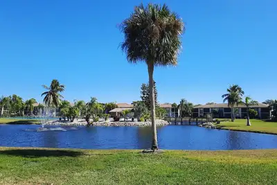 Image de Juste rénové! Magnifique rez-de-chaussée 2 chambres, 2 salles de bains près de Sanibel!