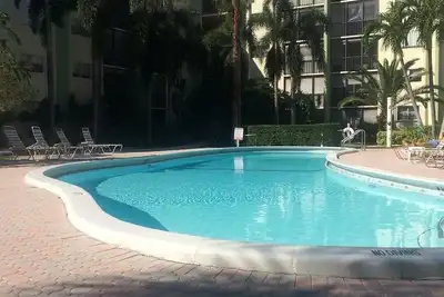 Image de Condo confortable de 2 chambres avec de superbes équipements dans un complexe de type complexe