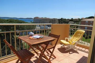 Image de Appartement en centre-ville de Sainte-Maxime dans résidence avec piscine