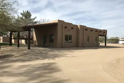Image de Nouvelle maison de style occidental sur 5 hectares à Cave Creek Az Taux SPÉCIAL Oct Nov DÉC