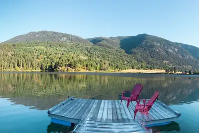 Image de Lakefront Log Home Summer Paradise paradis!