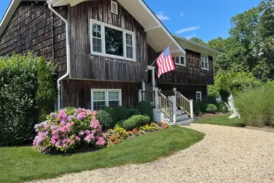 Image de Hamptons Beach House récemment rénovée pour les familles - Nouvelle piscine chauffée saison 2020