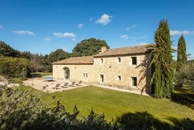 Image de Mas de Luxe à Uzès : Charme au Cœur d'un parc d'oliviers (14 personnes, piscine)