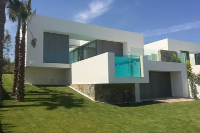 Image de Villa moderne et confortable dans le parcours de golf de Las Colinas, Limonero 17
