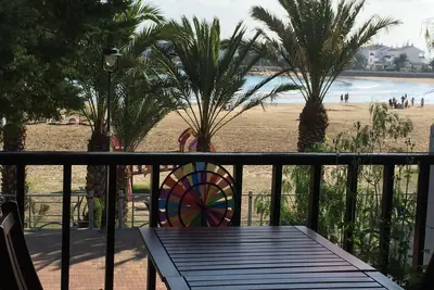 Image de Maison en bord de mer, en bord de mer, très lumineuse, jardin et piscine privés