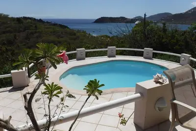 Image de Villa idéalement située, piscine, 2 chambres + appartement, A / C, Wifi, Pigeon Point.