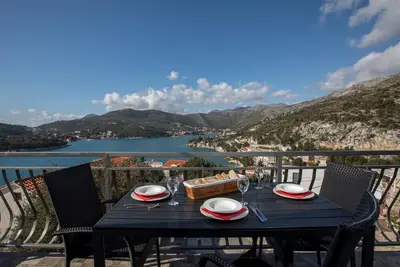 Image de Penthouse pour 5 personnes avec vue sur la mer à côté de la plage parfaite