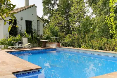 Moulin restauré avec piscine, barbecue, wifi.