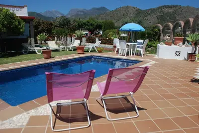 Belle maison rustique avec jardins et piscine sur la Costa del Sol.