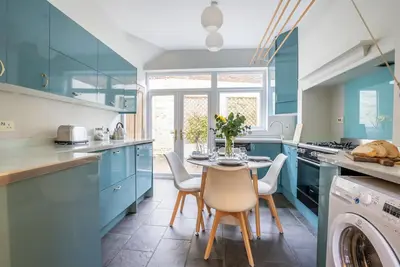 Image de Fantastique propriété de style chalet dans le centre de York