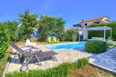 Image de Maison de vacances Nika avec piscine et jacuzzi