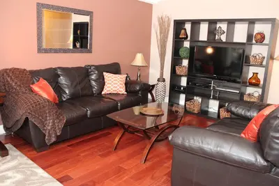 Image de Condo exécutif de 1 chambre près de l'Université de l'Alberta