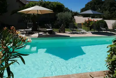 Image de Villa au calme avec piscine en bord de garigue