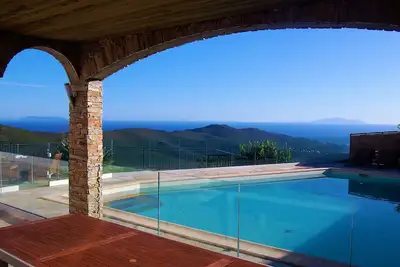 Image de Grande Villa - 4 **** - Piscine chauffée, Vue Mer à 180° - 7 Ch. Climatisees -