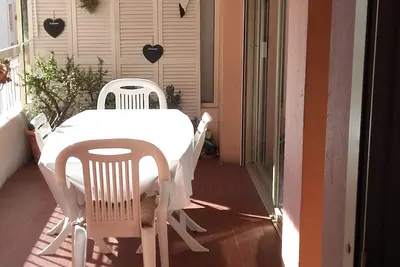 Image de Grand 2p 58 m2 Juan-Les-Pins (1 Minute Plage Pinede Et Gare)