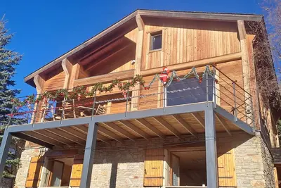 Image de Grand Chalet En Bois À Font Romeu Avec Vue Imprenable Sur Les Pyrenees<br>