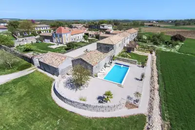 Image de Belle Gite **** dans un hameau rural, jardin privée, piscine chauffée.
