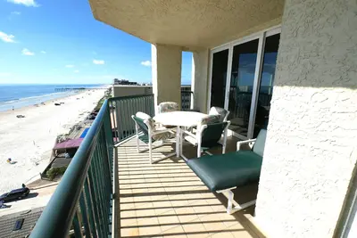 Image de Luxury Beachfront, Lg  Corner Unit - New Pool/Bbq/Garden Areas