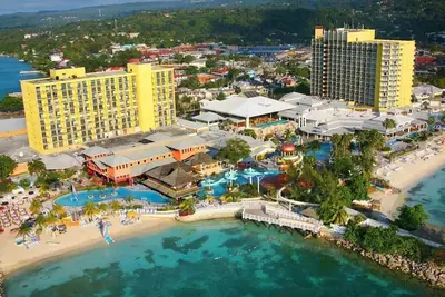 Image de Liki Tiki Village 1 Bdrm ~ Station Familiale ~ Pres De Disney ~ Lac / PÊCHE / Bateau & Plus