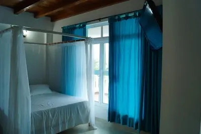 Image de Propriété de plage avec piscine et terrasse