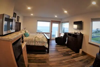 Image de Beachfront Sunrise Room 3 @ Banana Belt Dreams