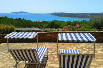Appartement avec magnifique vue mer à Porto Istana!