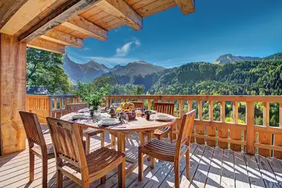 Image de Chalet Les Brevins 5 étoiles, Vues Imprenables à 360°, Spa, Hammam, Billard