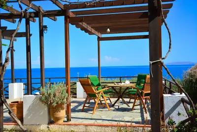 Villa Kastro, Villa en bord de mer avec vue imprenable