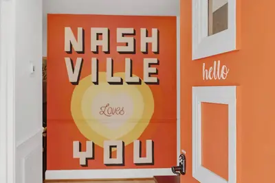 Image de Ce Ranch Nashville 1955 magnifiquement restauré - Disponible pour la location mensuelle