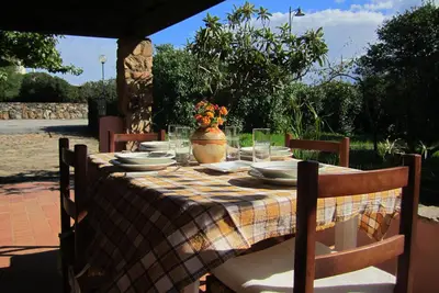 Image de Appartement à seulement 50 m de la mer avec jardin à Pittulongu