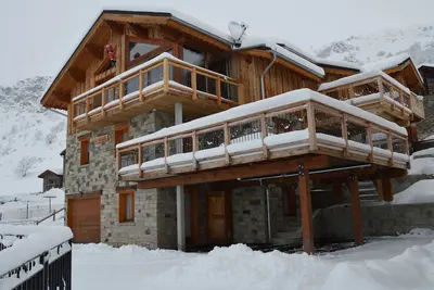 Image de Dans un chalet à proximité des pistes, Spa privatif, Sauna, Wifi gratuite