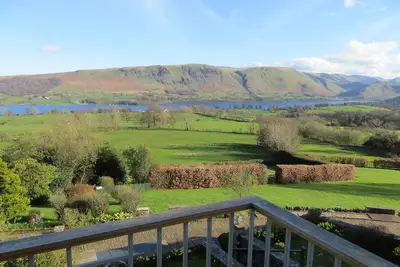 Image de Luxueux appartement dans immeuble de caractère avec vue lac et vue imprenable