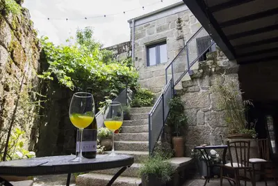 Image de Maison Rurale Moderne, en face du Spa et du MONASTÈRE de San Clodio.