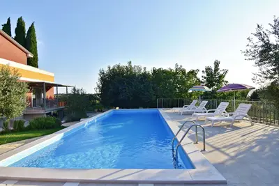 Image de Appartement Savudrija - Umag, piscine, Wi-Fi, lave-linge, terrasse barbecue
